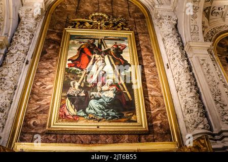 Siviglia, Spagna - 24 agosto 2022 all'interno della cattedrale di Siviglia, la cattedrale di San Metropolita e Patriarcale è la più grande cattedrale gotica del mondo Foto Stock