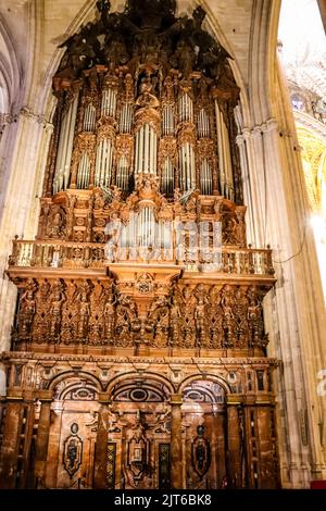 Siviglia, Spagna - 24 agosto 2022 all'interno della cattedrale di Siviglia, la cattedrale di San Metropolita e Patriarcale è la più grande cattedrale gotica del mondo Foto Stock