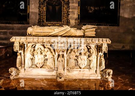 Siviglia, Spagna - 24 agosto 2022 all'interno della cattedrale di Siviglia, la cattedrale di San Metropolita e Patriarcale è la più grande cattedrale gotica del mondo Foto Stock