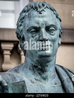 Statua di David Hume sul Royal Mile a Edimburgo, Scozia © Clarissa Debenham / Alamy Foto Stock