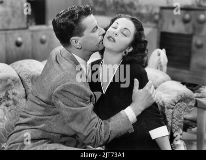 Estelita Rodriguez, Warren Douglas, on-set of the Film, 'Cuban Fireball', Republic Pictures, 1951 Foto Stock