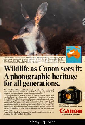 Canon T90 pubblicità fotocamera inserita in una rivista NatGeo, agosto 1986 Foto Stock