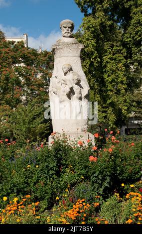 Statua di Paul Verlaine, Giardini di Lussemburgo, Parigi, Francia Foto Stock