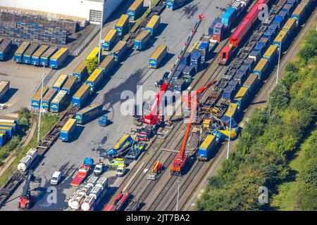 Foto aerea, incidente del treno merci, il treno merci colpisce un secondo treno merci mentre si scava, HERNE. Nel terminal dei container Herne un treno merci Foto Stock