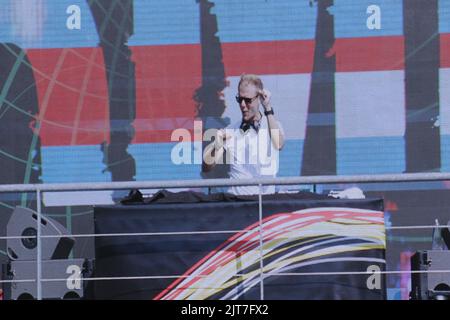 Spa, Belgio. 28th ago, 2022. SPA-FRANCORCHAMPS, Belgio. , . DJ Armin van Buuren Performing Credit: SPP Sport Press Photo. /Alamy Live News Credit: SPP Sport Press Photo. /Alamy Live News Foto Stock