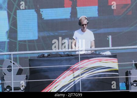 Spa, Belgio. 28th ago, 2022. SPA-FRANCORCHAMPS, Belgio. , . DJ Armin van Buuren Performing Credit: SPP Sport Press Photo. /Alamy Live News Credit: SPP Sport Press Photo. /Alamy Live News Foto Stock