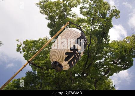 Vista generale, 27 agosto 2022, Tokyo, Giappone - evento: Harajuku Omotesando Genki Matsuri Super Yosakoi 2022 a Harajuku/Omotesando, Tokyo, Giappone. Credit: Michael Steinebach/AFLO/Alamy Live News Foto Stock