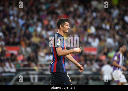 Barcellona, Spagna. 28th ago, 2022. BARCELLONA, SPAGNA - 28 AGOSTO: Robert Lewandowski del FC Barcelona guarda durante la partita della Liga tra il FC Barcelona e il Real Valladolid CF a Barcellona il 28 agosto 2022 nello stadio Spotify Camp Nou, Inghilterra. (Foto di Sara Aribó/PxImages) Credit: PX Images/Alamy Live News Foto Stock