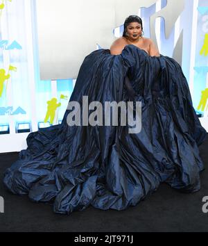 New Jersey, Stati Uniti. 28th ago, 2022. Agosto 28th, 2022. Newark, Stati Uniti. Lizzo arriva agli MTV Video Music Awards 2022, Prudential Centre, Newark. Credit: Doug Peters/EMPICS/Alamy Live News Credit: Doug Peters/Alamy Live News Foto Stock