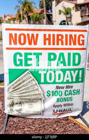 Santa Barbara, Stati Uniti. 27th ago, 2022. UHAUL affitto segno in Goleta, CA il 27 agosto 2022. (Foto di Rod Rolle/Sipa USA) Credit: Sipa USA/Alamy Live News Foto Stock