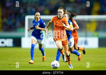 San Jose, Costa Rica. 28th ago, 2022. San Jose, Costa Rica, 28th 2022 agosto: Liz Rijsbergen (7 Paesi Bassi) controlla la palla durante la Coppa del mondo di donne FIFA U20 Costa Rica 2022 partita di calcio 3rd ° posto tra i Paesi Bassi e il Brasile a Estadio Nacional a San Jose, Costa Rica. (Daniela Porcelli/SPP) Credit: SPP Sport Press Photo. /Alamy Live News Foto Stock