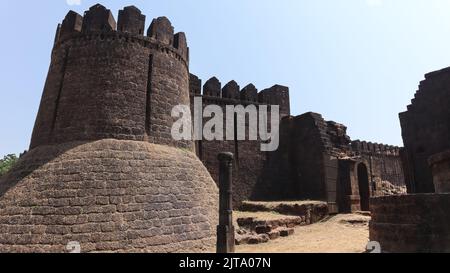 La Fortezza di Mirjan Fort, situato nel distretto di Uttara Kannada di Karnataka, India. Costruito da Navayath Sultan. Foto Stock