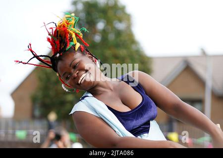 Clifton Street Festival, Cardiff. Ingoma Nshya: Le batteriste donne del Ruanda Foto Stock
