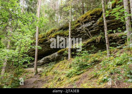 Kallaste pank a Hiiumaa, Estonia. Pankrannik o costa situata sull'isola di Hiiumaa in natura selvaggia. Contea di Hiiu. Foto Stock