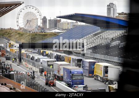ZANDVOORT - Paesi Bassi, 2022-08-29 14:23:53 ZANDVOORT - i team di Formula 1 arrivano sul circuito di Zandvoort dove la gara di Formula 1 si terrà il prossimo fine settimana. ANP KOEN VAN WEEL netherlands out - belgium out Foto Stock