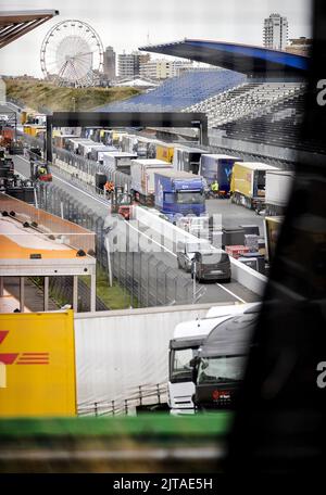 ZANDVOORT - Paesi Bassi, 2022-08-29 14:10:28 ZANDVOORT - i team di Formula 1 arrivano sul circuito di Zandvoort dove la gara di Formula 1 si terrà il prossimo fine settimana. ANP KOEN VAN WEEL netherlands out - belgium out Foto Stock