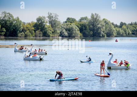 Il Cotswold Water Park vicino a Cirencester, Gloucestershire. Foto Stock