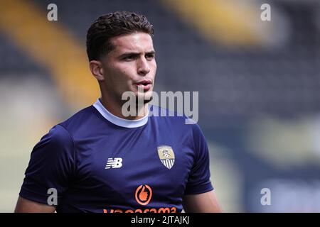 NOTTINGHAM, REGNO UNITO. AGOSTO 29th Ruben da Rocha Rodrigues di Notts County si scalda davanti alla partita della National League tra Notts County e Solihull Moors al Meadow Lane Stadium di Nottingham lunedì 29th agosto 2022. (Credit: James Holyoak) Foto Stock