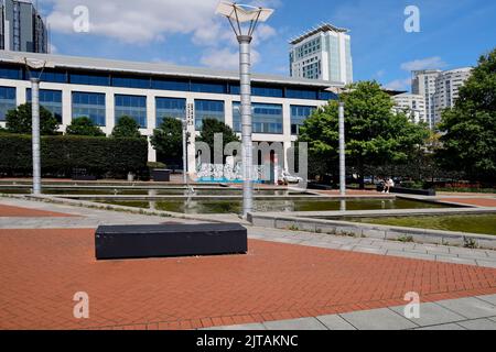 Spazio pubblico di Callaghan Square, nel centro di Cardiff. Agosto 2022 Foto Stock