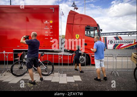 ZANDVOORT - Paesi Bassi, 2022-08-29 15:56:08 ZANDVOORT - il team di Formula 1 Ferrari arriva sul circuito di Zandvoort dove si terrà il Gran Premio d'Olanda di Formula 1 il prossimo fine settimana. ANP KOEN VAN WEEL netherlands out - belgium out Foto Stock