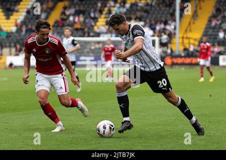 NOTTINGHAM, REGNO UNITO. AGOSTO 29th Ruben da Rocha Rodrigues della contea di Notts corre con la palla durante la partita di National League tra la contea di Notts e Solihull Moors al Meadow Lane Stadium, Nottingham Lunedi 29th agosto 2022. (Credit: James Holyoak) Foto Stock