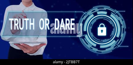 Segno che mostra la verità o osare. Foto concettuale Dillo ai fatti effettivi o essere disposti ad accettare una sfida Oval Blank Chat Box rappresentante messaggi Foto Stock