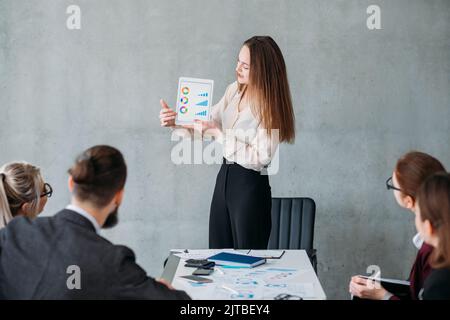 strategia di marketing crescita dei ricavi analista aziendale Foto Stock