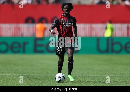 Nizza, Francia, 28th agosto 2022. Jordan Lotomba di OGC Nice durante la partita Uber Eats Ligue 1 allo stadio Allianz Riviera di Nizza. L'immagine di credito dovrebbe essere: Jonathan Moskrop / Sportimage Foto Stock