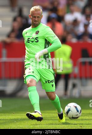 Nizza, Francia, 28th agosto 2022. Kasper Schmeichel di OGC Nice durante la partita Uber mangia Ligue 1 allo stadio Allianz Riviera di Nizza. L'immagine di credito dovrebbe essere: Jonathan Moskrop / Sportimage Foto Stock