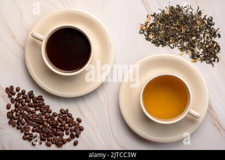 Fotografia alimentare di tè verde, caffè, fagioli, scelta Foto Stock