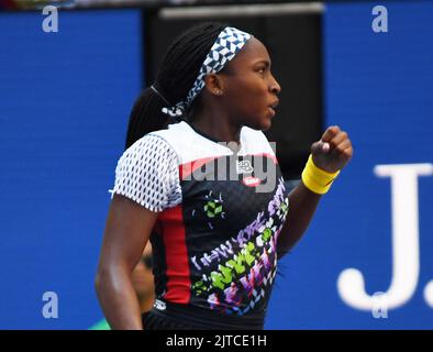 New York, GBR. 29th ago, 2022. New York Flushing Meadows US Open Day 1 29/08/2022 Coco Gauff (USA) vince la prima partita di credito: Roger Parker/Alamy Live News Foto Stock