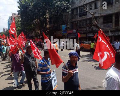 KOLKATA, BENGALA OCCIDENTALE, INDIA - 25 agosto 2022: Il CPIM, partito di sinistra del Bengala, si è rivolto giovedì a un raduno a kolkata per protestare contro la relazione del governo del Bengala Occidentale Foto Stock