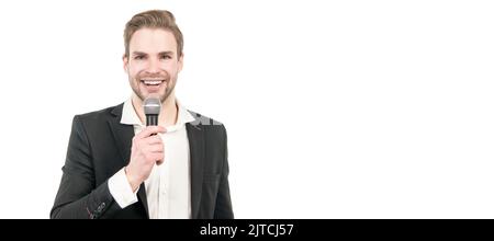 Uomo felice in formalwear di affari parlare in microfono dando il discorso isolato su bianco, conferencier. Uomo volto ritratto, banner con spazio copia. Foto Stock