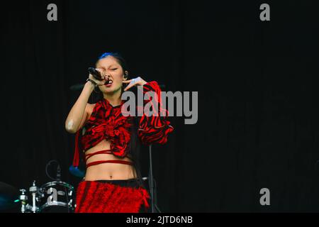 Il musicista LVRA di Edimburgo suona al Connect Music Festival 2022 Foto Stock