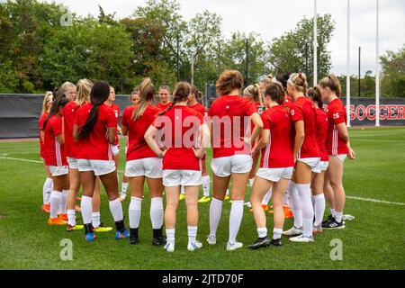 I giocatori di Ruthers durante la partita della Big Ten Conference tra la Rutgers University e l'Università di Buffalo allo Yurcak Field di Piscataway, NJ Foto Stock