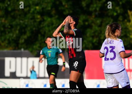 Martina Piemonte dell'AC Milan disperato durante l'AC Milan - ACF Fiorentina , 1st° turno di Serie A Femminile Tim 2022/23 al Centro P. Vismara - Puma House of Football, Milano, Lombardia, Italia, 28/08/22 Foto Stock