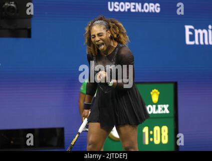 New York, Stati Uniti - 30/08/2022, Serena Williams of USA durante il giorno 1 degli US Open 2022, 4th Grande Slam torneo di tennis della stagione il 29 agosto 2022 presso l'USTA National Tennis Center di New York, Stati Uniti - Foto Jean Catuffe / DPPI Foto Stock