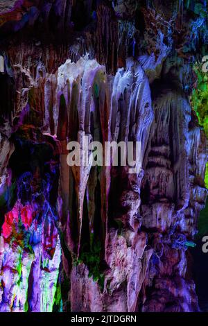 Grotte naturali e stalattiti a Yilingyan, Nanning, Guangxi, Cina Foto Stock