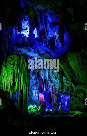 Grotte naturali e stalattiti a Yilingyan, Nanning, Guangxi, Cina Foto Stock
