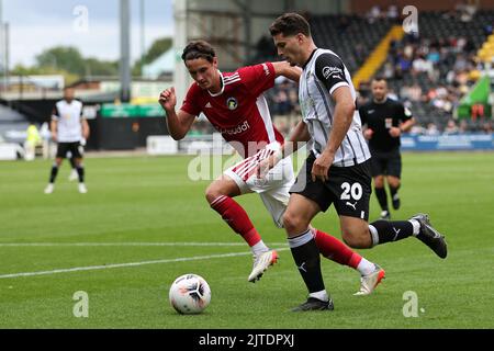 NOTTINGHAM, REGNO UNITO. AGOSTO 29th Ruben da Rocha Rodrigues of Notts County corre con la palla durante la partita della National League tra Notts County e soli Foto Stock