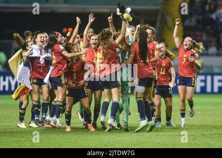 SAN JOSE, Costa Rica: I giocatori spagnoli festeggiano in campo dopo la partita finale disputata tra Spagna e Giappone per il trofeo dei campioni alla FIFA U Foto Stock