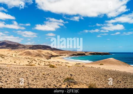 Paesaggio di spiaggia chiamata Caleta del Congrio nel Parco Nazionale di Los Ajaches a Lanzarote, Isole Canarie, Spagna Foto Stock