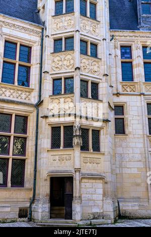 Francia, Cher (18), Bourges, Jaques Coeur Palace, la torre delle scale nel cortile Foto Stock