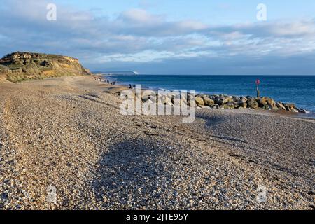 White Pits Beach su Hengistbury Head in inverno, Hampshire, Regno Unito, novembre 2021. Foto Stock