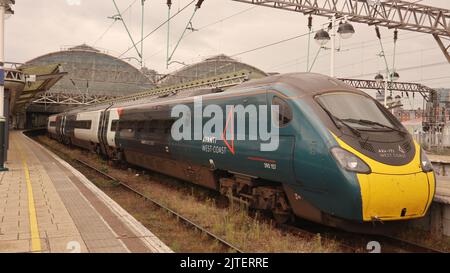 Manchester Inghilterra 22nd agosto 2002 un treno Avanti West Coast è stato stabled alla stazione di Manchester Piccadilly. Avanti West Coast è un treno che opera compan Foto Stock