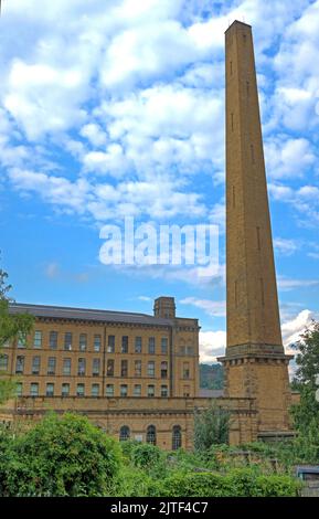 Salts Mill, galleria d'arte, centro commerciale, e complesso di ristoranti, Saltaire, Bradford, West Yorkshire, Inghilterra, Regno Unito, BD17 7EA Foto Stock