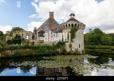 Scotney Castello e giardini, Kent. Gestito dal National Trust Foto Stock