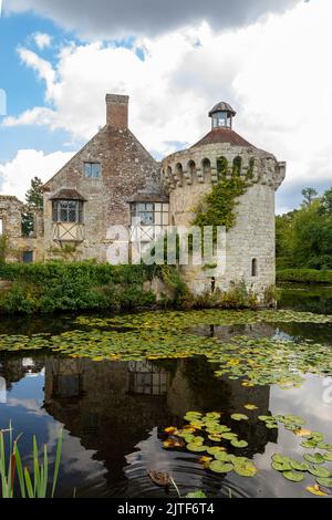 Scotney Castello e giardini, Kent. Gestito dal National Trust Foto Stock