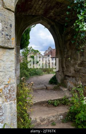 Scotney Castello e giardini, Kent. Gestito dal National Trust Foto Stock