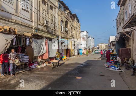 GIBUTI, GIBUTI - 17 APRILE 2019: Vista di una strada a Gibuti, capitale del Gibuti. Foto Stock